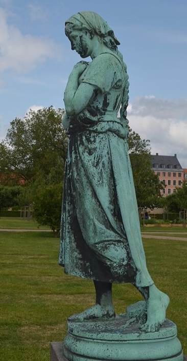 'Liden Gunvor' sculpture in The King's Garden, Copenhagen